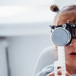 متخصص چشم‌ پزشکی کودکان