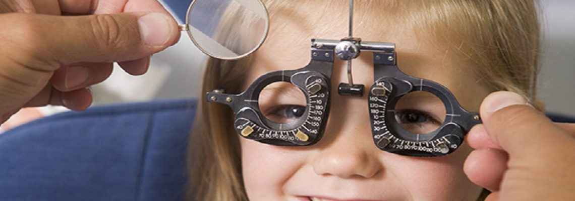 چگونه با بهترین دکتر چشم‌ پزشکی کودکان  آشنا شویم؟