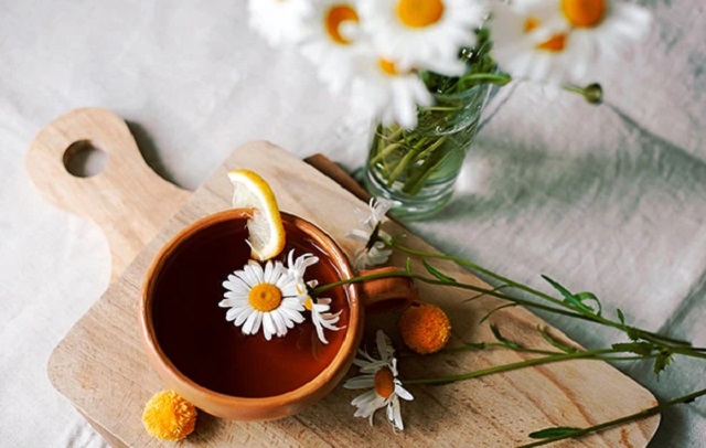 درمان خانگی آفتاب سوختگی - چای بابونه